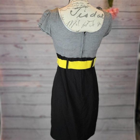 ♡3/$30♡ Mod Pencil Dress With Wide Belt - Picture 4 of 4